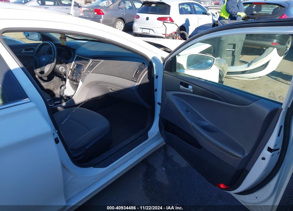 2014 HYUNDAI SONATA GLS VIN: 5NPEB4AC1EH831985