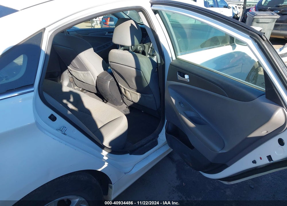 2014 HYUNDAI SONATA GLS VIN: 5NPEB4AC1EH831985