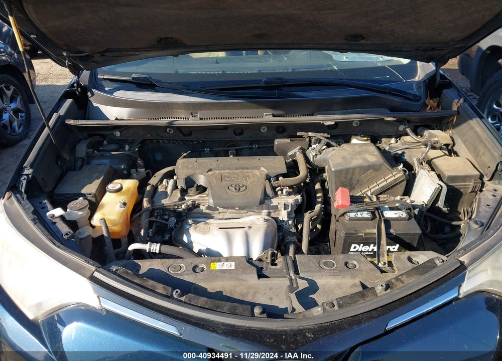 2018 TOYOTA RAV4 ADVENTURE/XLE VIN: JTMWFREV5JJ190116