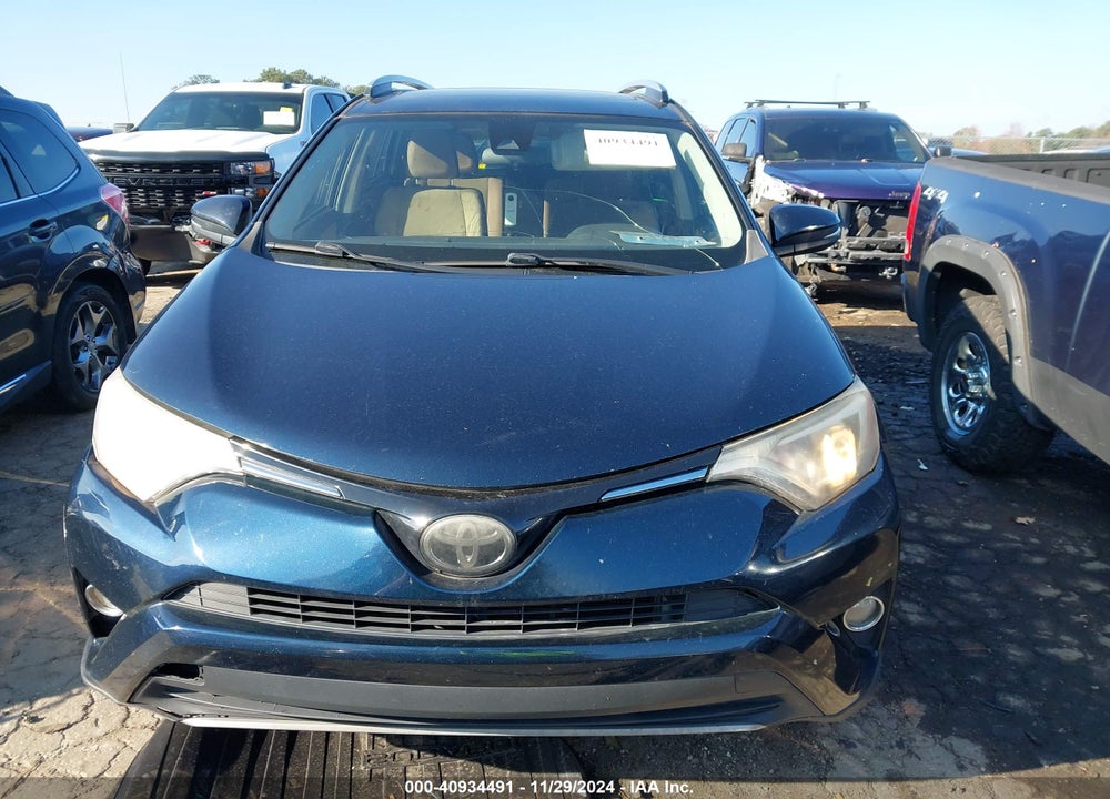 2018 TOYOTA RAV4 ADVENTURE/XLE VIN: JTMWFREV5JJ190116
