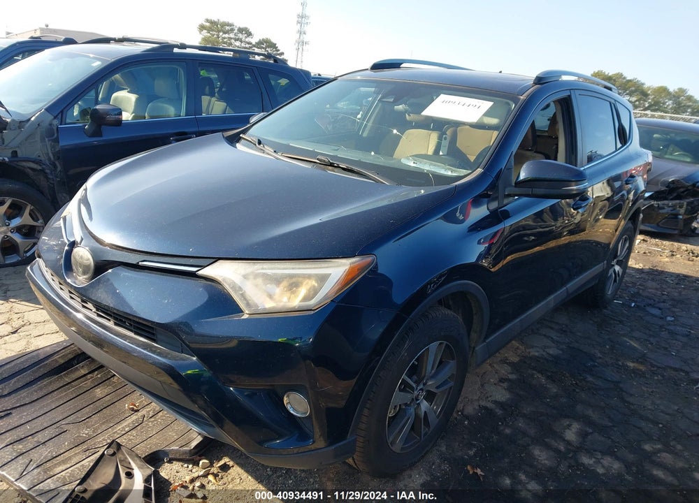 2018 TOYOTA RAV4 ADVENTURE/XLE VIN: JTMWFREV5JJ190116