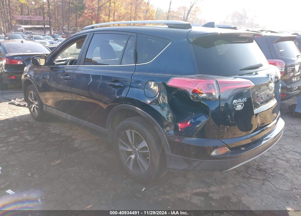 2018 TOYOTA RAV4 ADVENTURE/XLE VIN: JTMWFREV5JJ190116