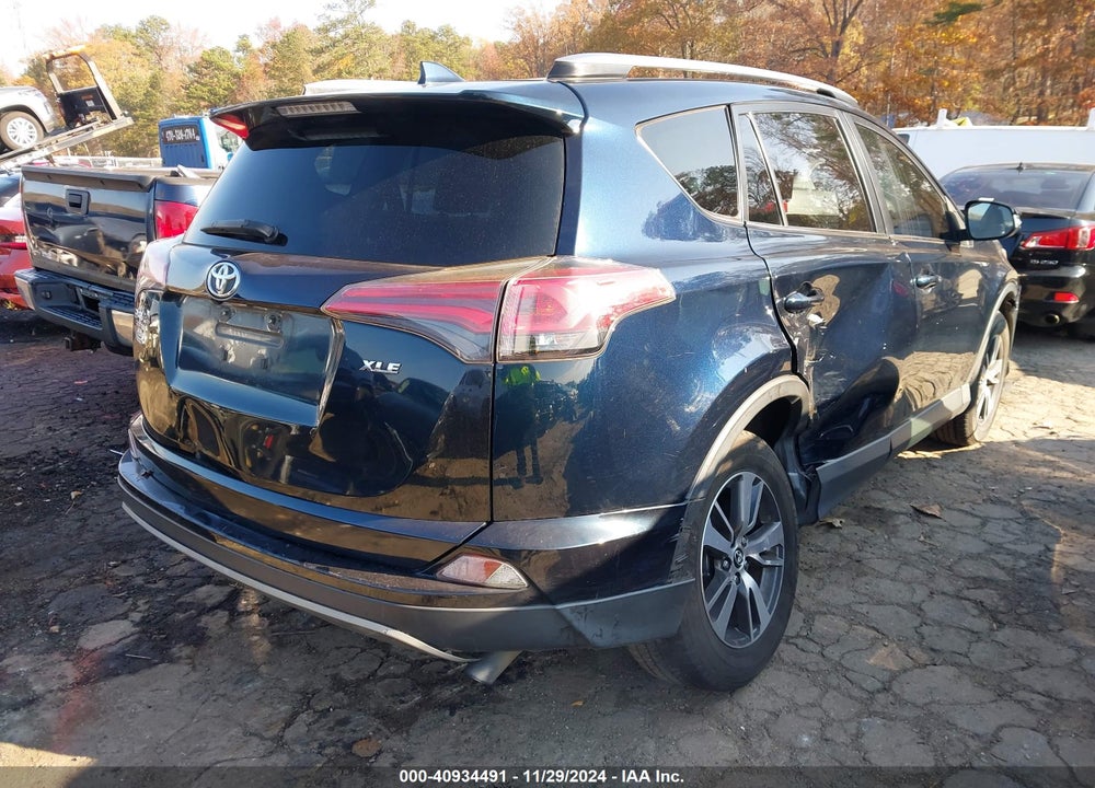 2018 TOYOTA RAV4 ADVENTURE/XLE VIN: JTMWFREV5JJ190116