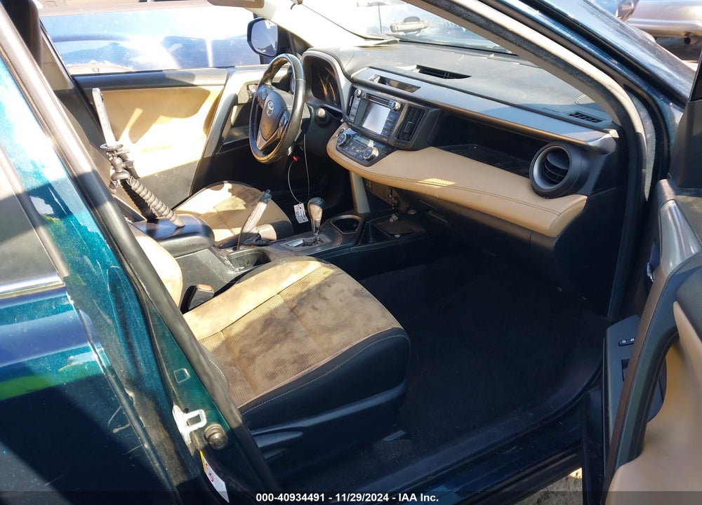 2018 TOYOTA RAV4 ADVENTURE/XLE VIN: JTMWFREV5JJ190116