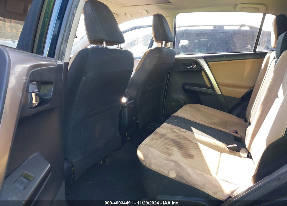 2018 TOYOTA RAV4 ADVENTURE/XLE VIN: JTMWFREV5JJ190116