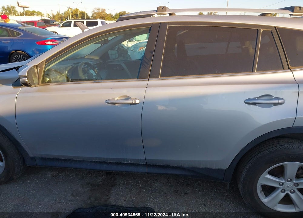 2014 TOYOTA RAV4 XLE VIN: 2T3WFREV8EW107589
