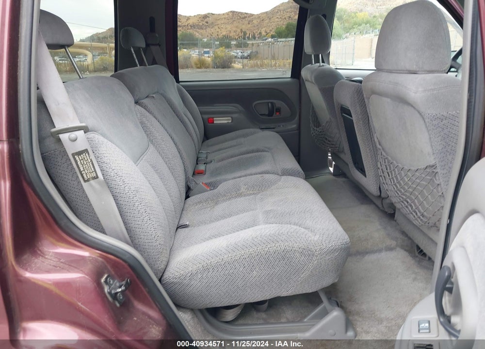 1996 CHEVROLET TAHOE VIN: 1GNEK13R3TJ344699