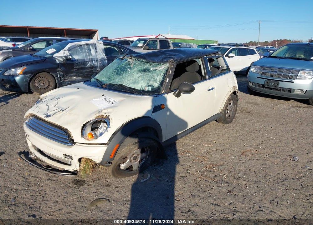 2007 MINI COOPER --- VIN: WMWMF335X7TU61107