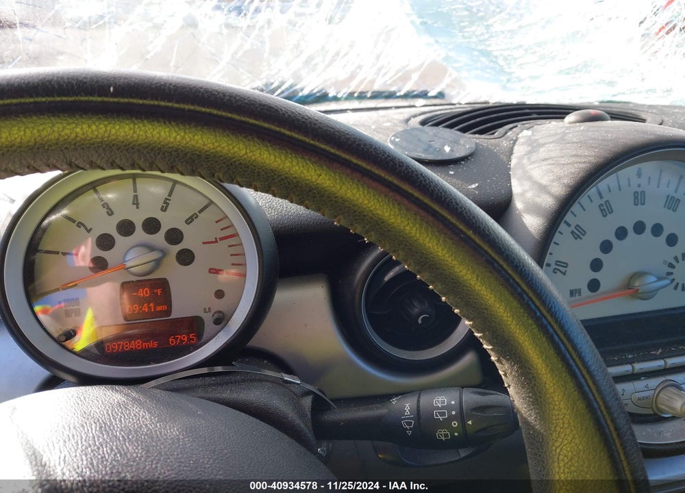 2007 MINI COOPER --- VIN: WMWMF335X7TU61107