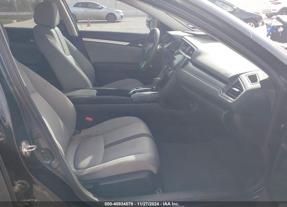 2018 HONDA CIVIC VIN: 19XFC2F77JE017193