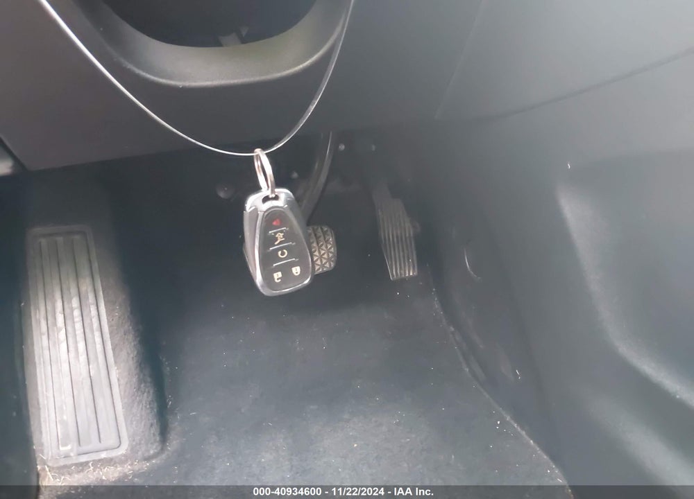 2018 CHEVROLET EQUINOX LT VIN: 2GNAXJEV7J6109873
