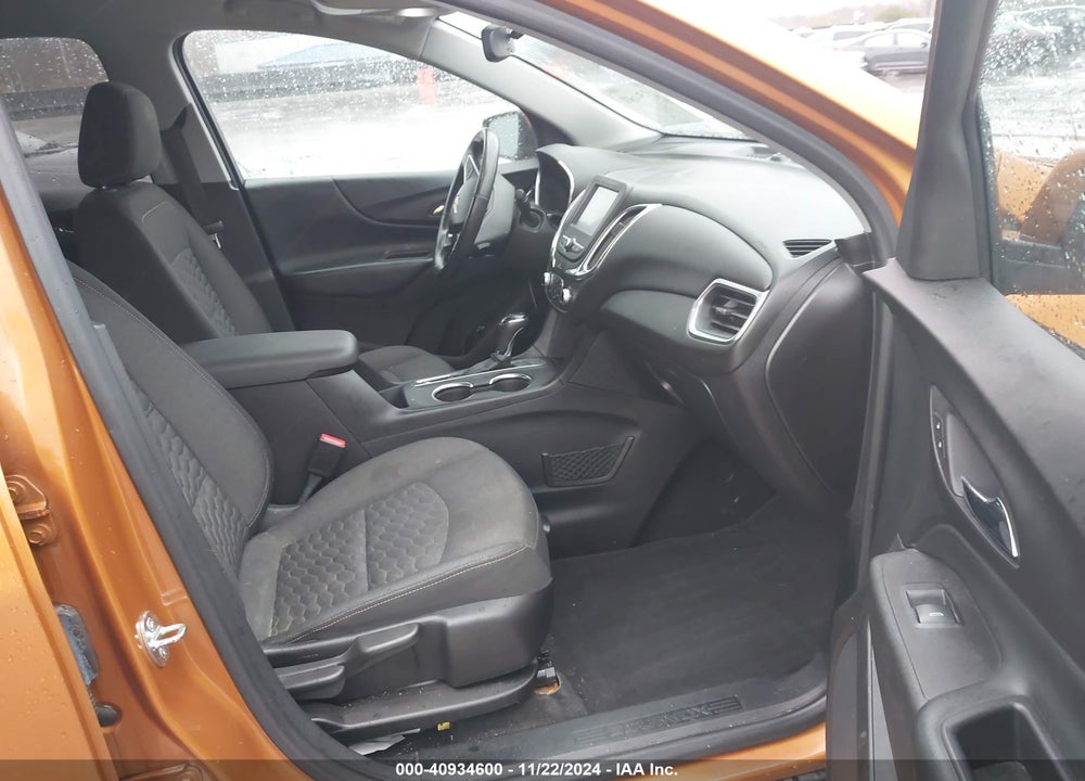 2018 CHEVROLET EQUINOX LT VIN: 2GNAXJEV7J6109873