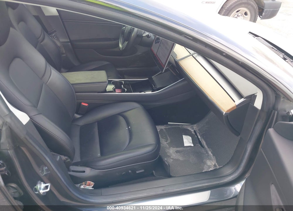 2018 TESLA MODEL 3 VIN: 5YJ3E1EA6JF009441