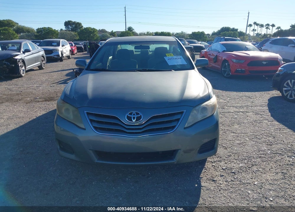 2011 TOYOTA CAMRY LE VIN: 4T1BF3EK2BU643136