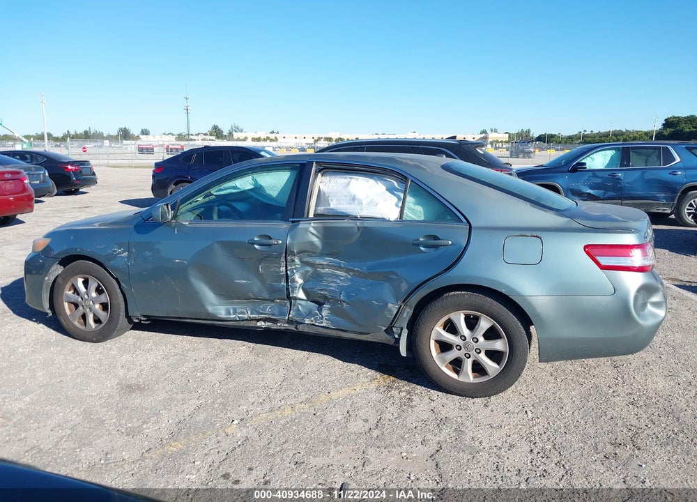 2011 TOYOTA CAMRY LE VIN: 4T1BF3EK2BU643136