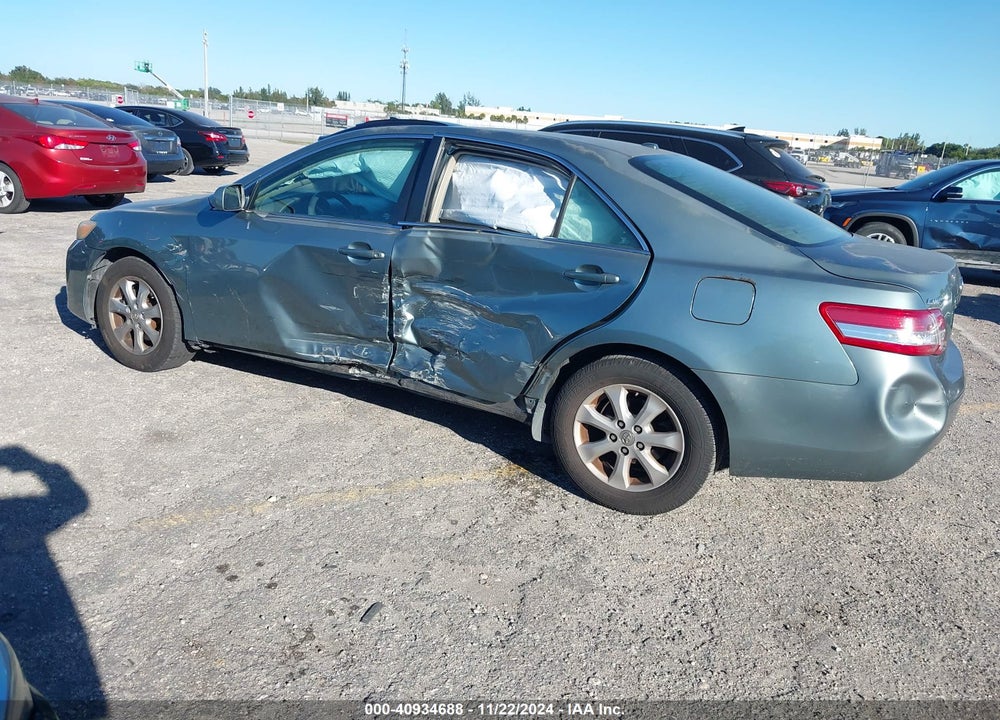 2011 TOYOTA CAMRY LE VIN: 4T1BF3EK2BU643136