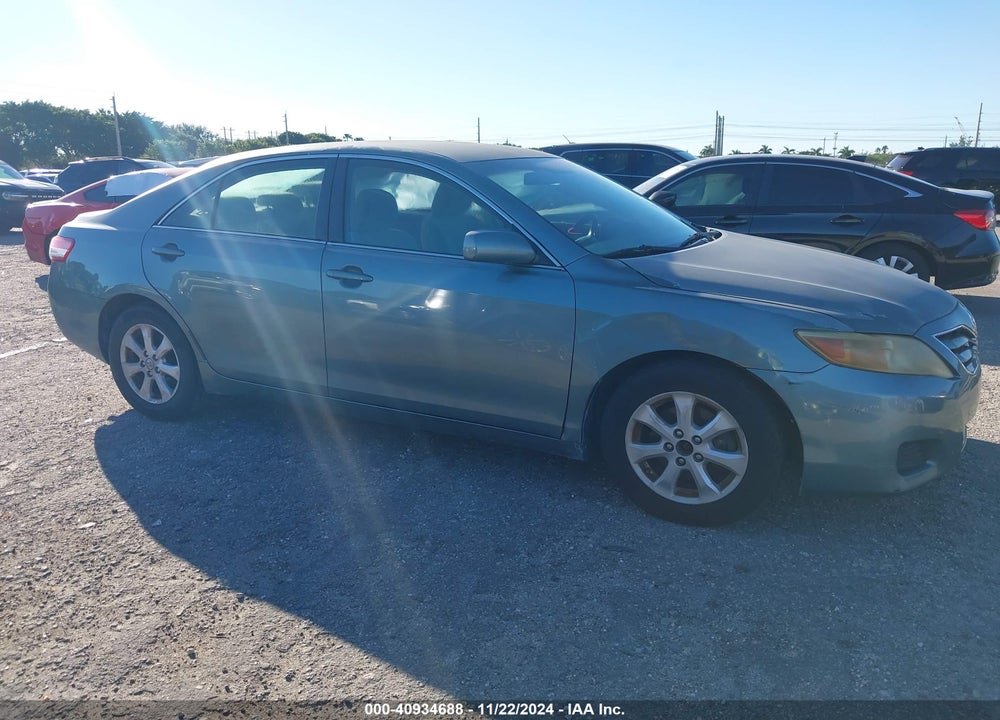 2011 TOYOTA CAMRY LE VIN: 4T1BF3EK2BU643136
