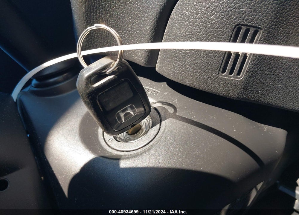 2017 HONDA CR-V LX VIN: 2HKRW5H30HH400186