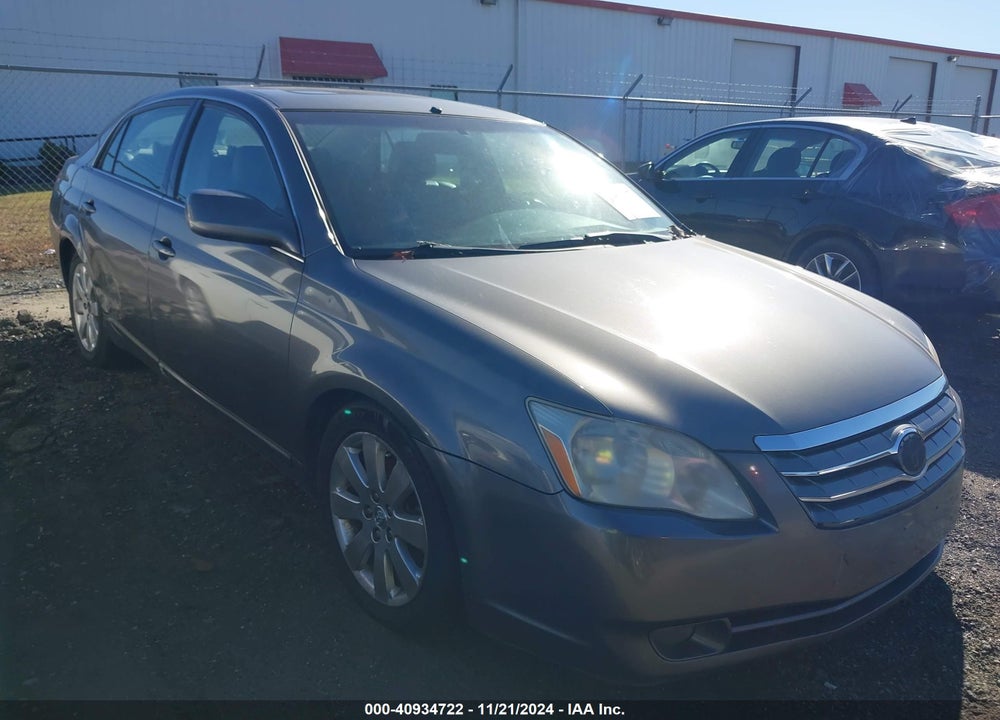 2005 TOYOTA AVALON XLS VIN: 4T1BK36B05U037980