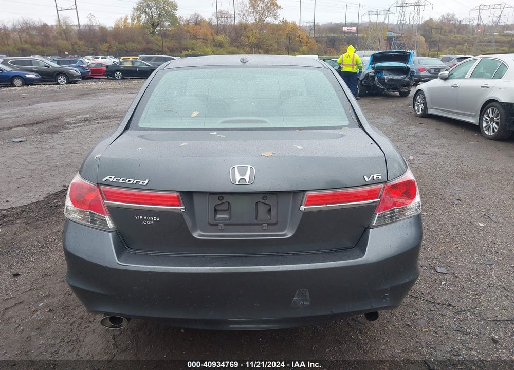 2011 HONDA ACCORD VIN: 1HGCP3F85BA000159