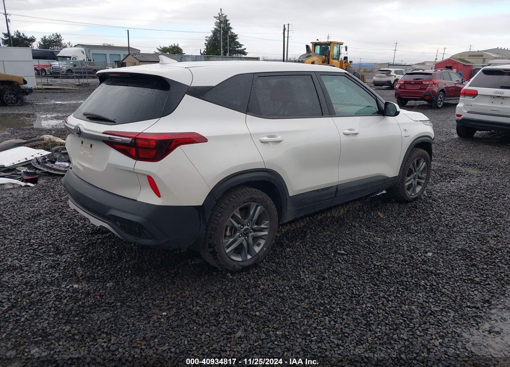 2021 KIA SELTOS LX VIN: KNDEPCAA7M7080940