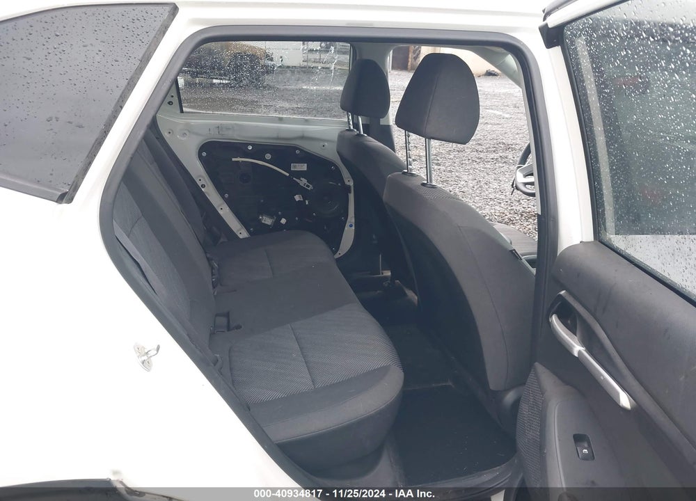 2021 KIA SELTOS LX VIN: KNDEPCAA7M7080940