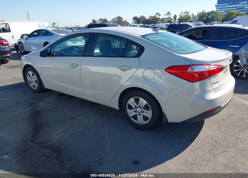 2015 KIA FORTE LX VIN: KNAFK4A68F5392667