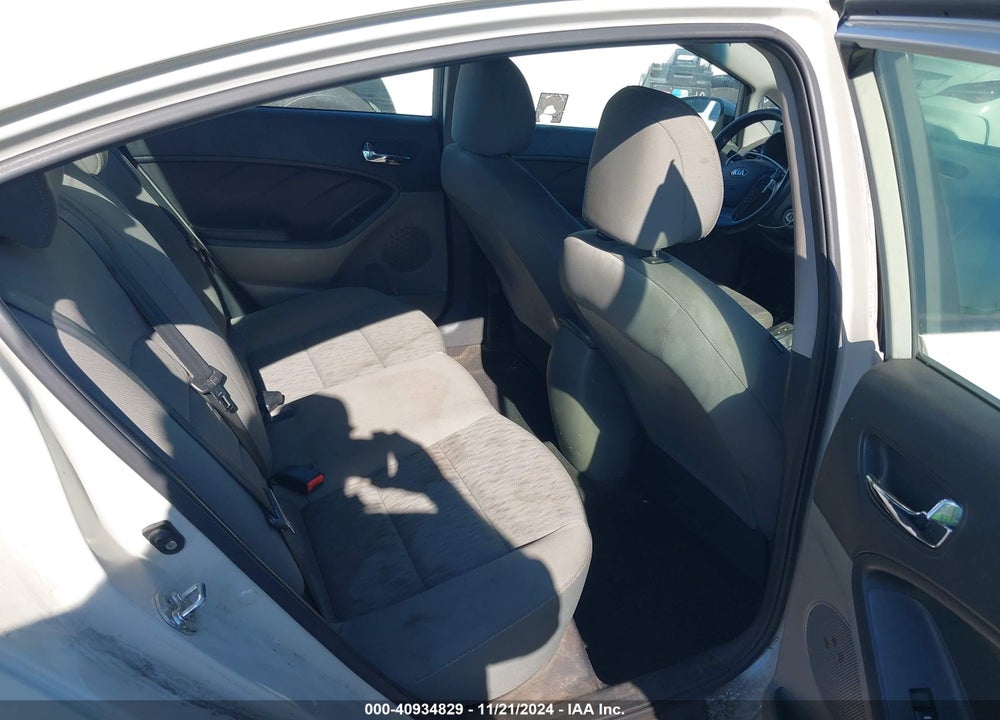 2015 KIA FORTE LX VIN: KNAFK4A68F5392667