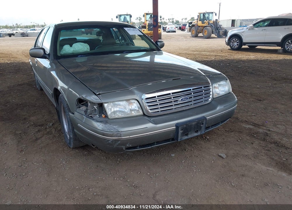 1999 FORD CROWN VICTORIA VIN: 2FAFP74W9XX233325
