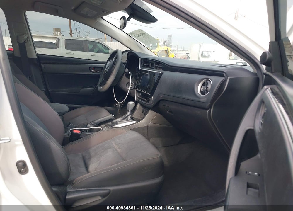 2017 TOYOTA COROLLA LE VIN: 5YFBURHEXHP687538