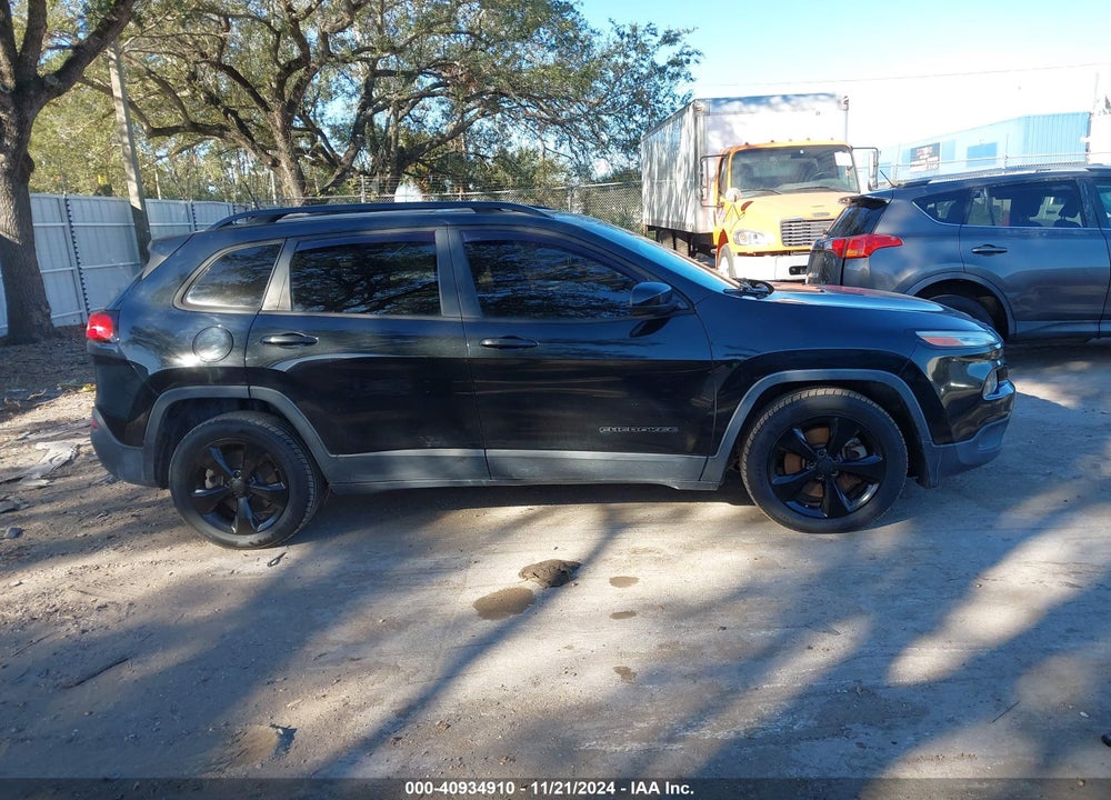 2016 JEEP CHEROKEE ALTITUDE VIN: 1C4PJLCSXGW233370