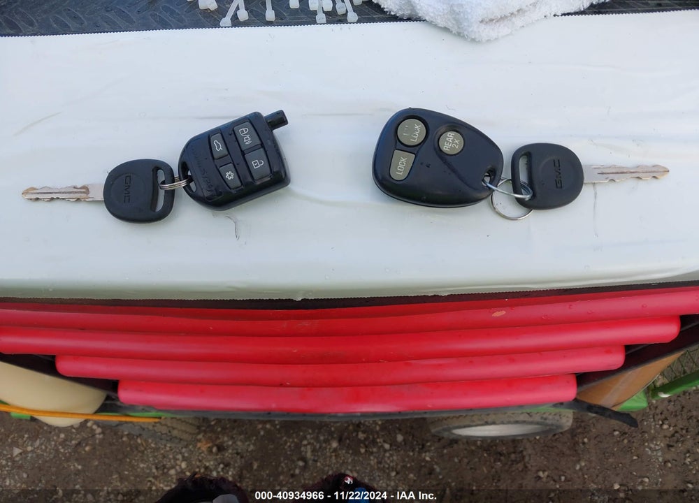 2004 GMC YUKON SLT VIN: 1GKEK13Z94R244641