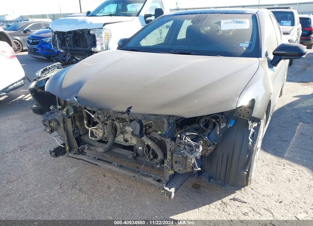 2018 TOYOTA CAMRY LE VIN: JTNB11HK8J3028898