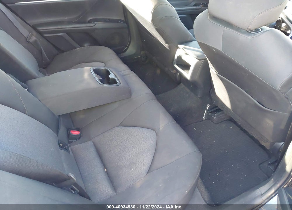 2018 TOYOTA CAMRY LE VIN: JTNB11HK8J3028898