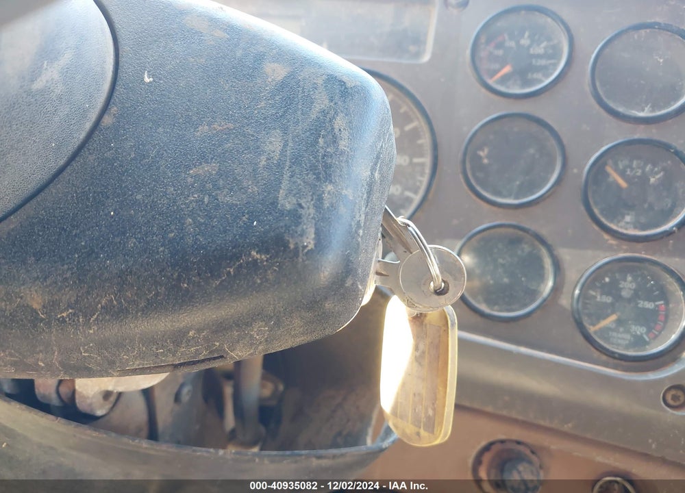 2006 MACK CV713 CV700 VIN: 1M2AG11C16M042477