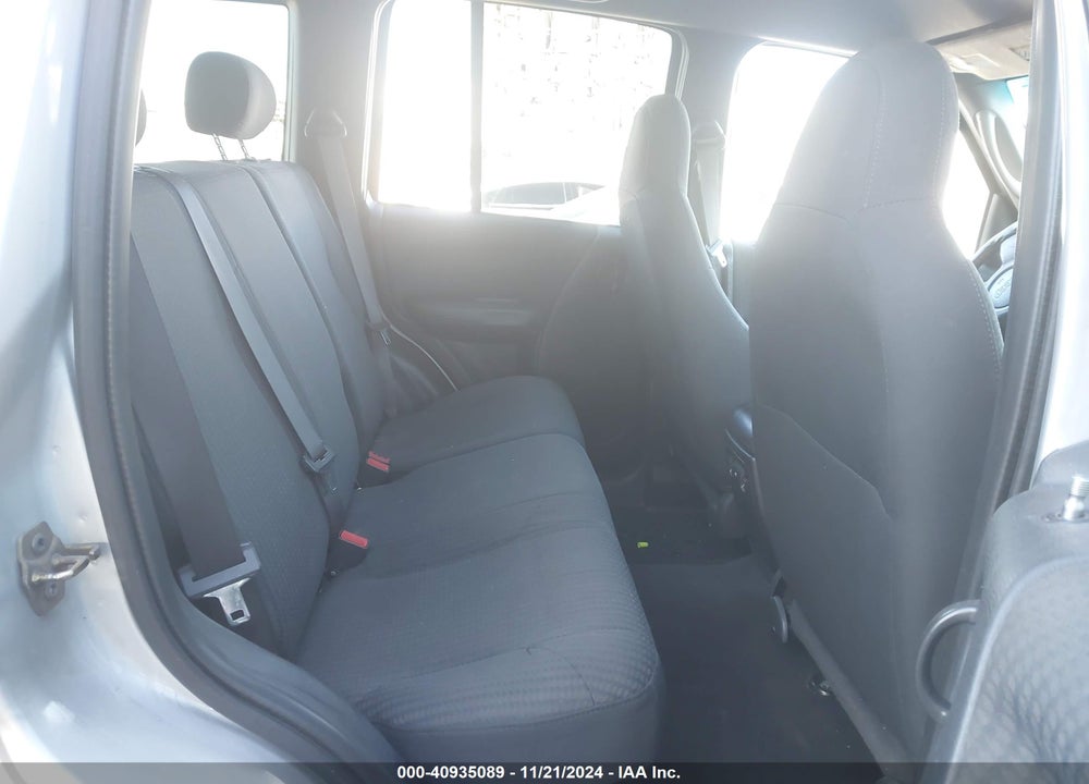 2002 JEEP LIBERTY SPORT VIN: 1J4GK48K82W244897
