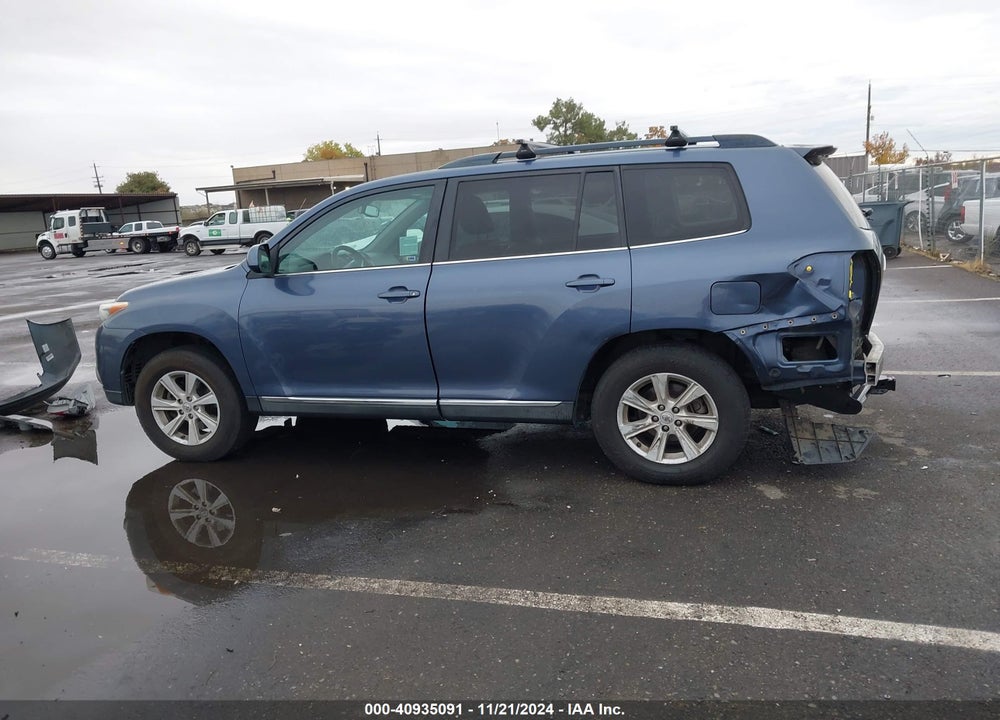 2013 TOYOTA HIGHLANDER SE V6 VIN: 5TDBK3EH3DS245655