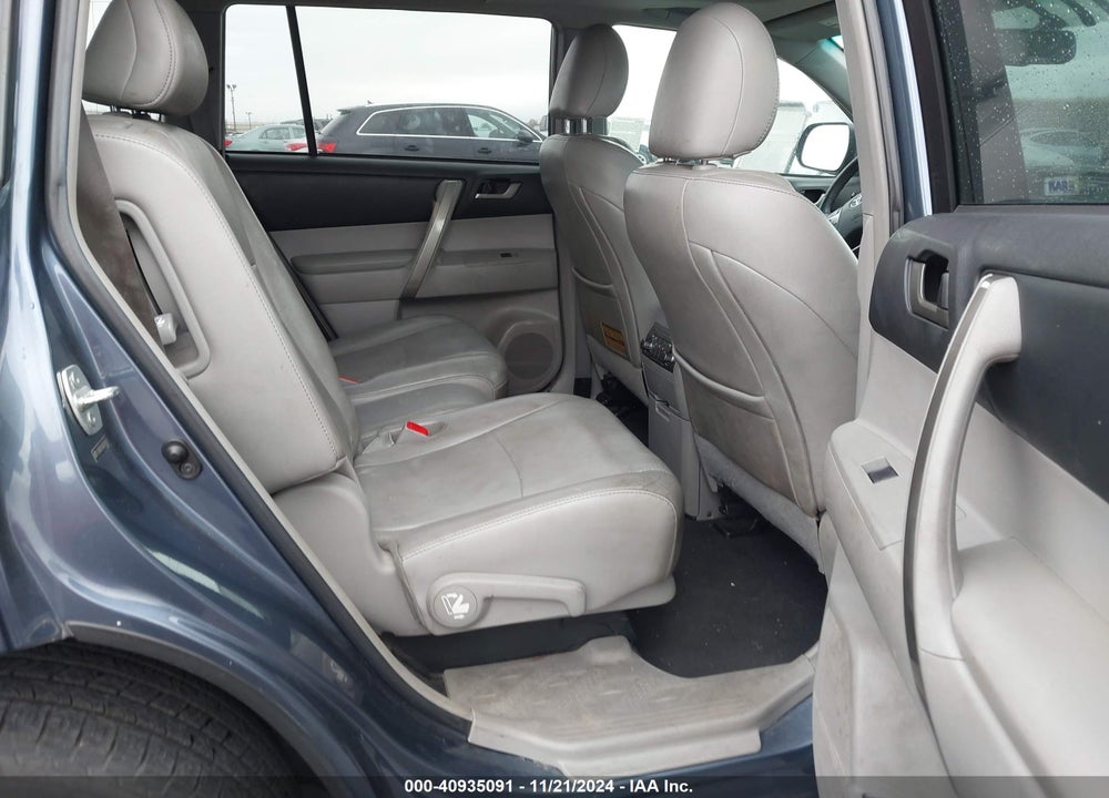 2013 TOYOTA HIGHLANDER SE V6 VIN: 5TDBK3EH3DS245655