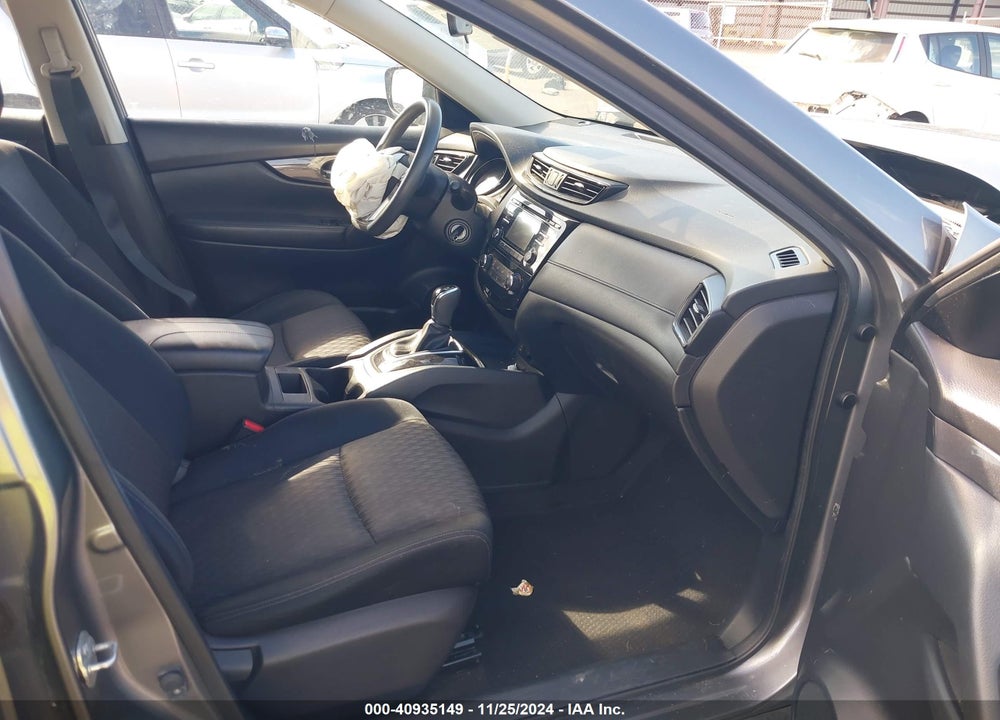 2017 NISSAN ROGUE S VIN: JN8AT2MT0HW133527