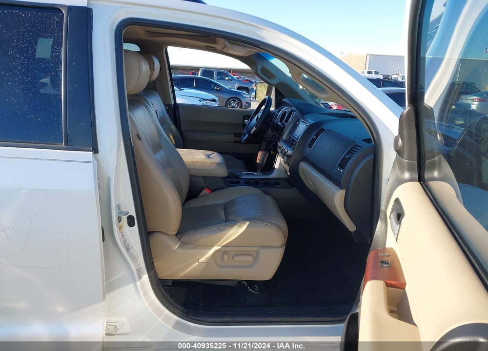 2014 TOYOTA SEQUOIA PLATINUM 5.7L V8 VIN: 5TDYY5G1XES053266