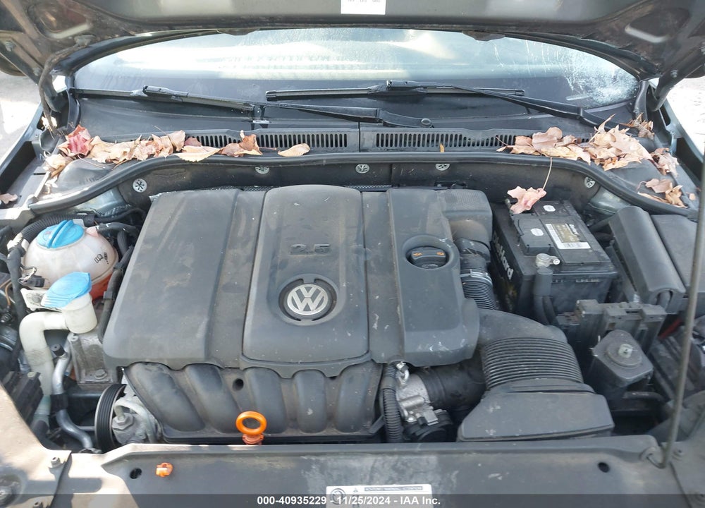 2011 VOLKSWAGEN JETTA 2.5L SE VIN: 3VWDZ7AJ8BM319005