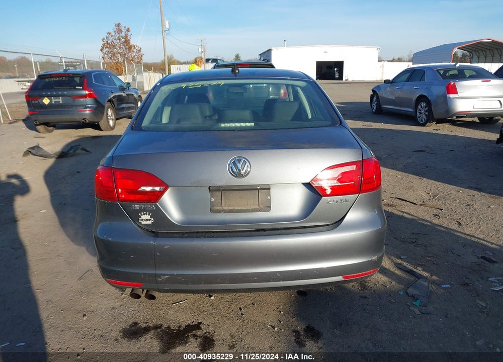 2011 VOLKSWAGEN JETTA 2.5L SE VIN: 3VWDZ7AJ8BM319005