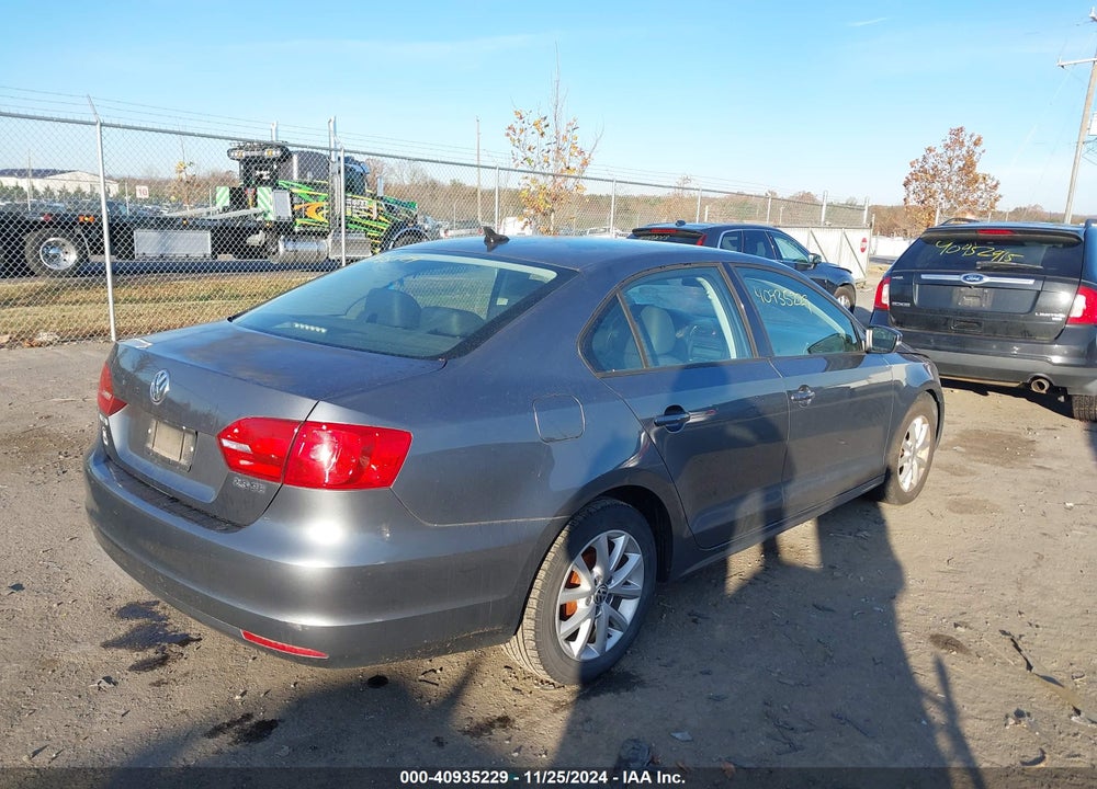 2011 VOLKSWAGEN JETTA 2.5L SE VIN: 3VWDZ7AJ8BM319005