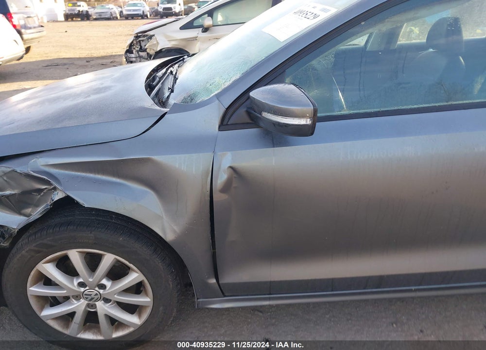 2011 VOLKSWAGEN JETTA 2.5L SE VIN: 3VWDZ7AJ8BM319005