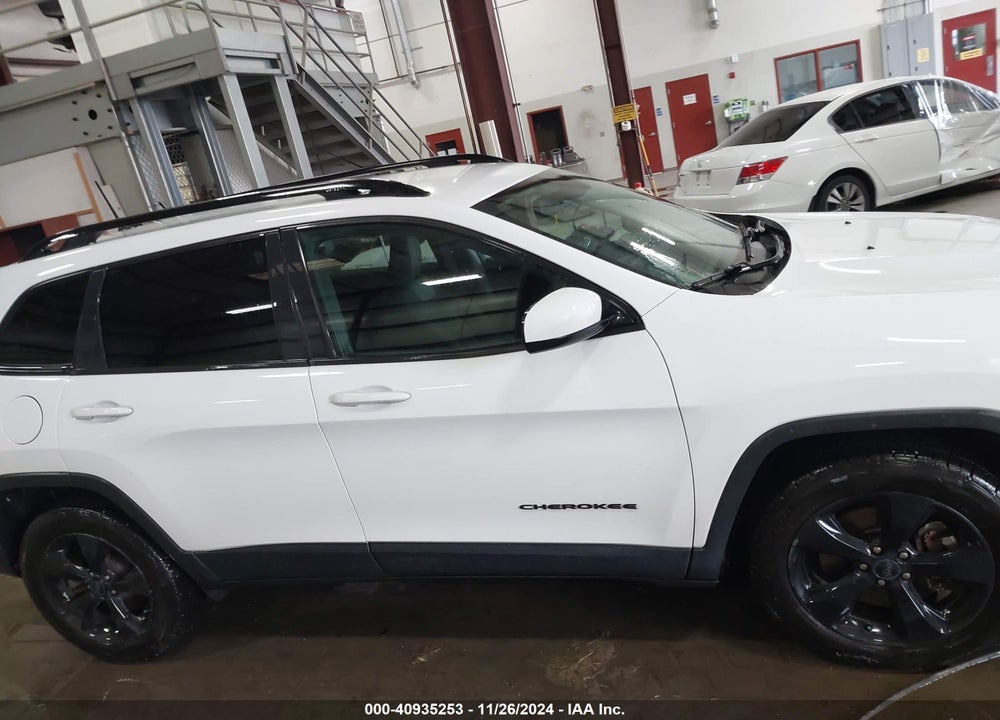 2018 JEEP CHEROKEE LATITUDE 4X4 VIN: 1C4PJMCB4JD581576