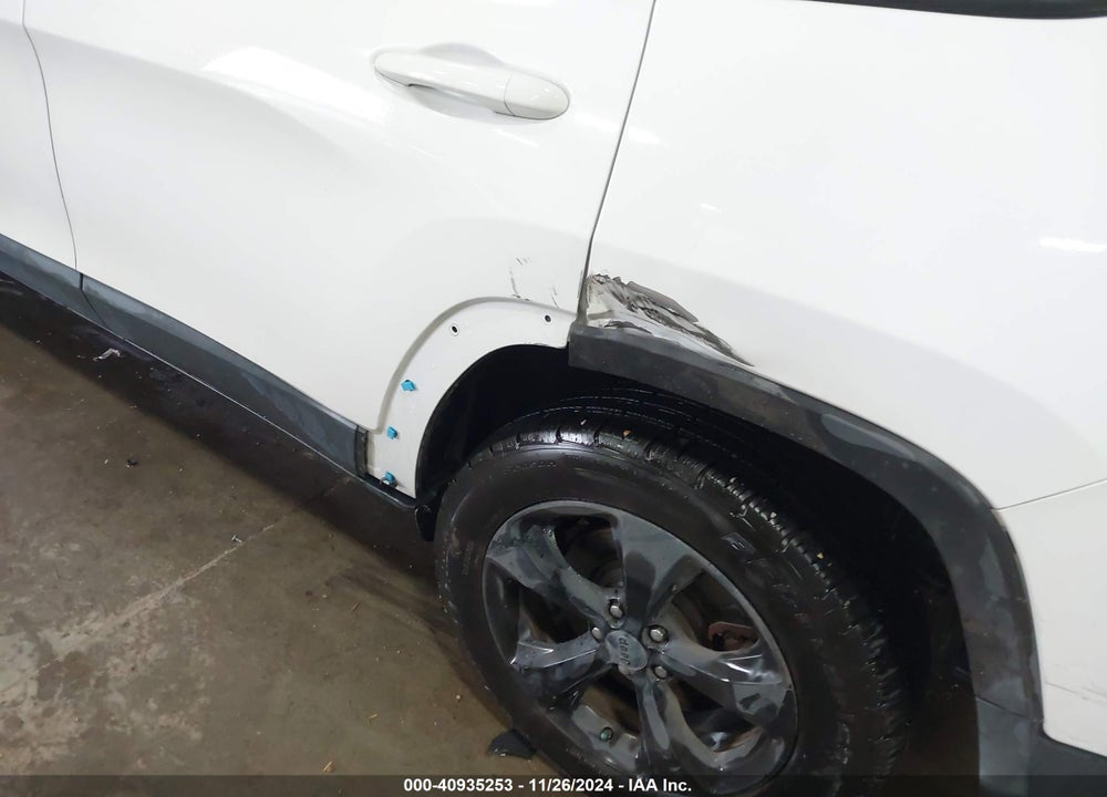 2018 JEEP CHEROKEE LATITUDE 4X4 VIN: 1C4PJMCB4JD581576