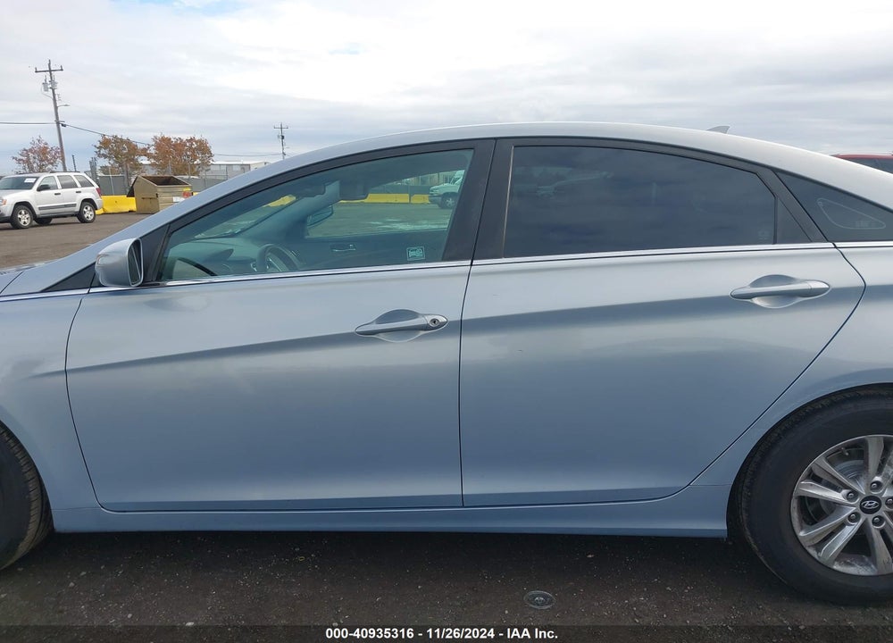 2013 HYUNDAI SONATA GLS VIN: 5NPEB4AC4DH641449