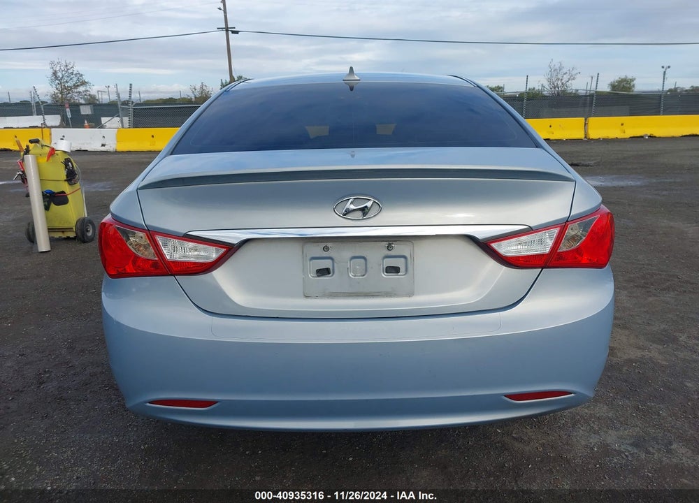 2013 HYUNDAI SONATA GLS VIN: 5NPEB4AC4DH641449