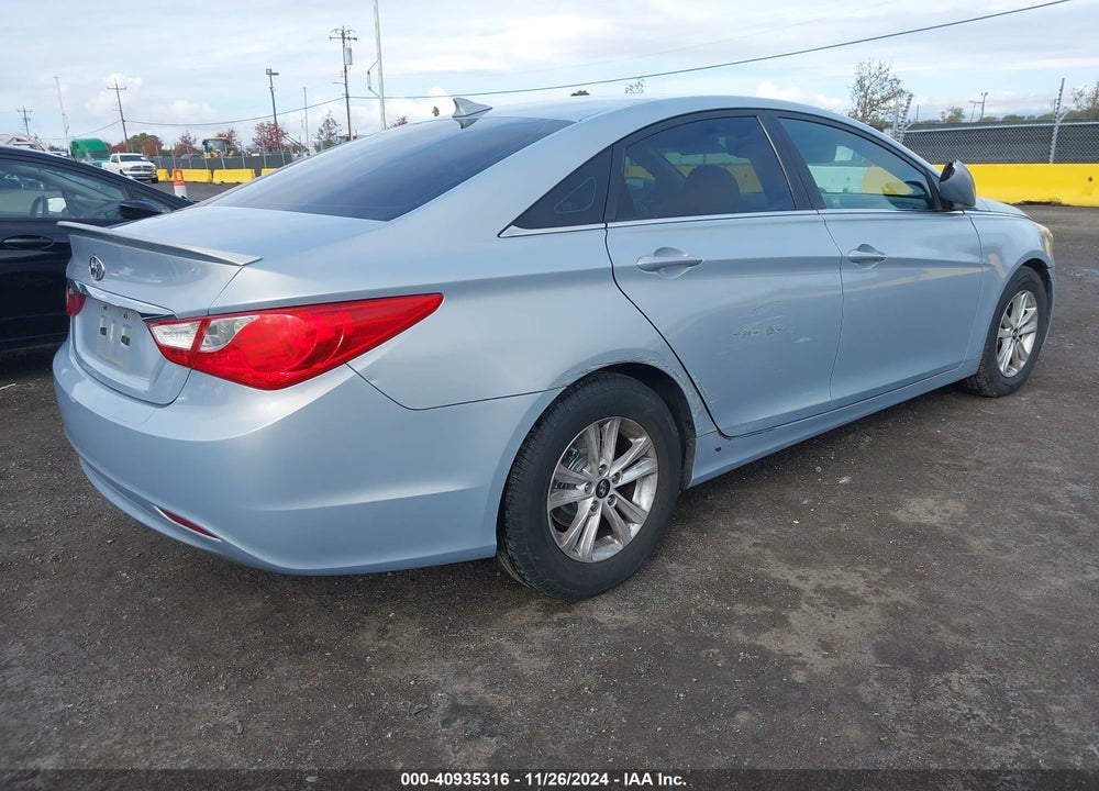 2013 HYUNDAI SONATA GLS VIN: 5NPEB4AC4DH641449