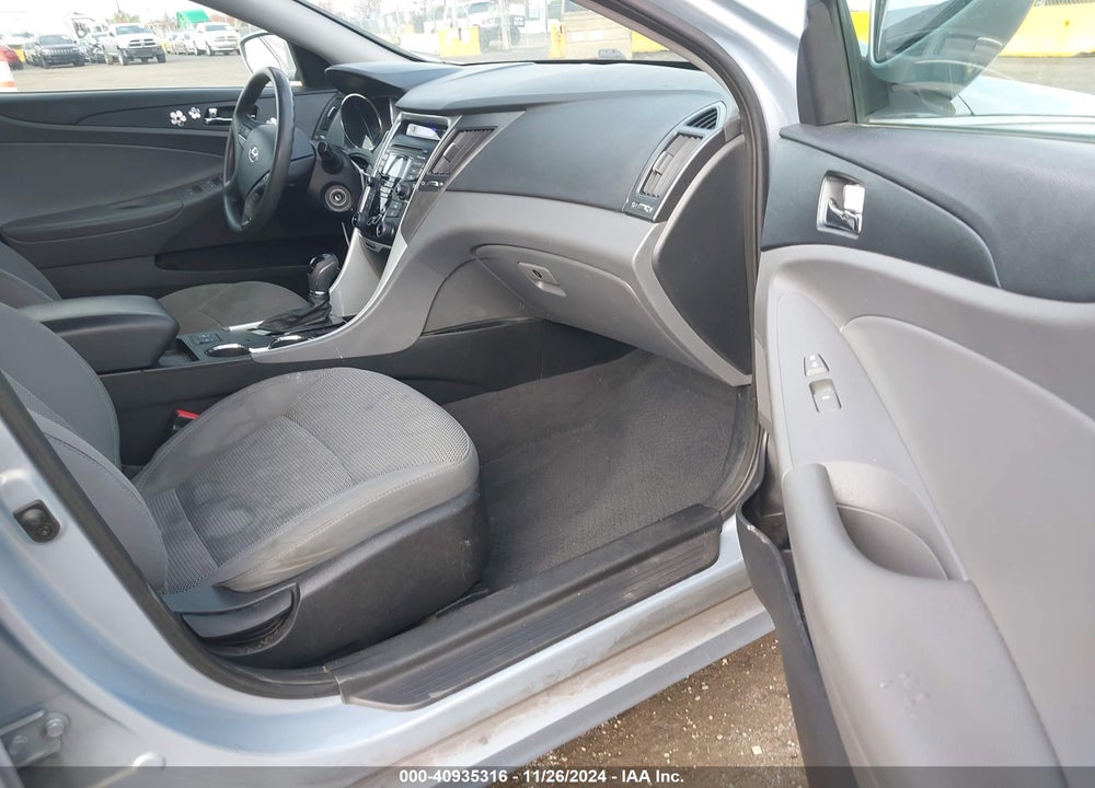 2013 HYUNDAI SONATA GLS VIN: 5NPEB4AC4DH641449